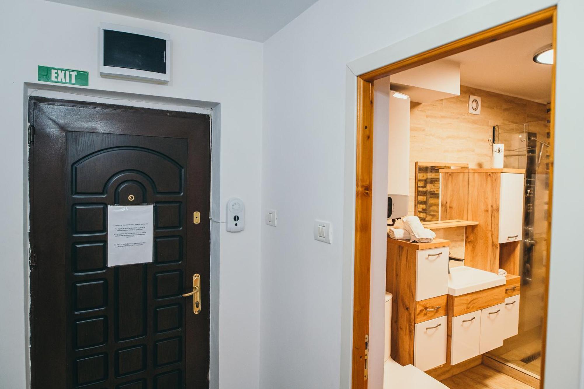 Insomnia Studio Szörényvár Kültér fotó