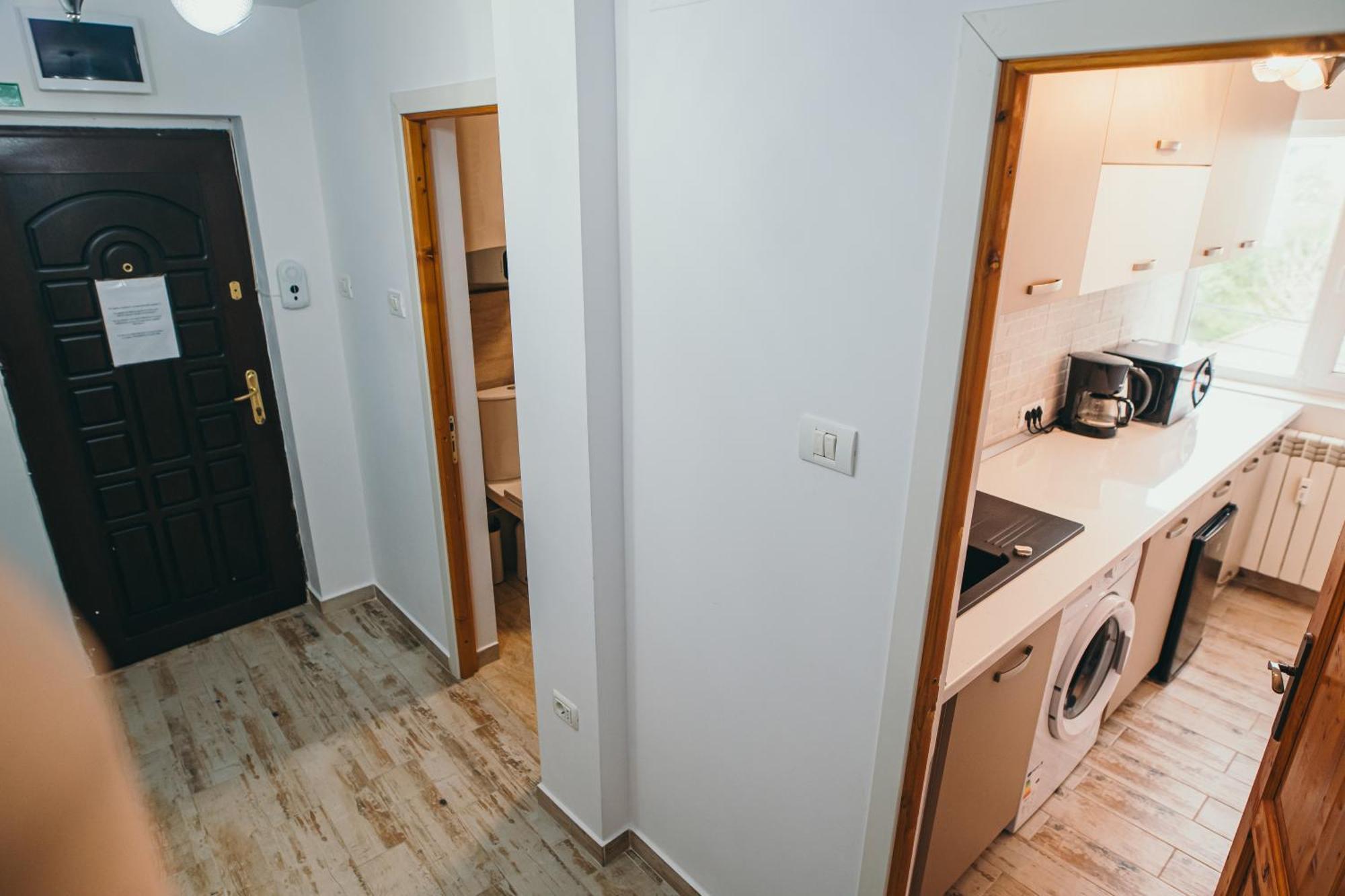 Insomnia Studio Szörényvár Kültér fotó