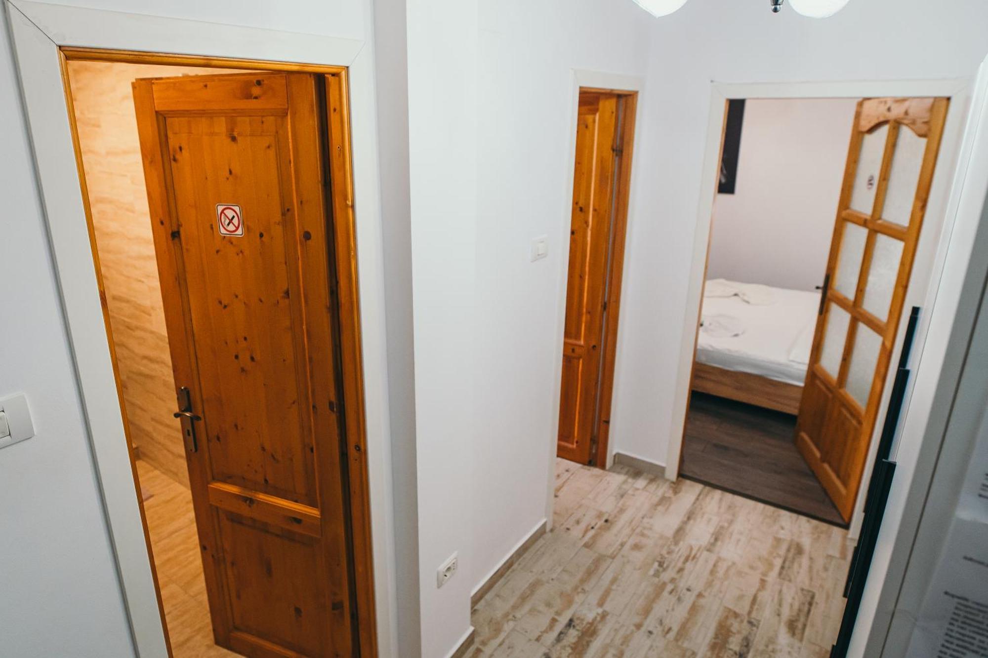 Insomnia Studio Szörényvár Kültér fotó
